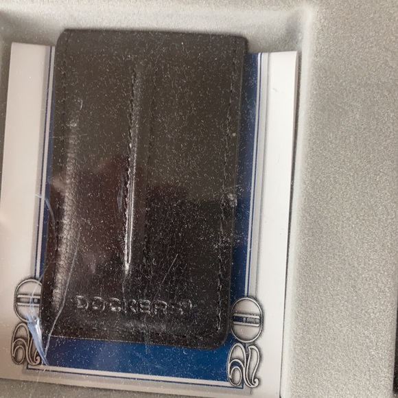Docker’s Money Clip and Desk Clock Set - Picture 3 of 4